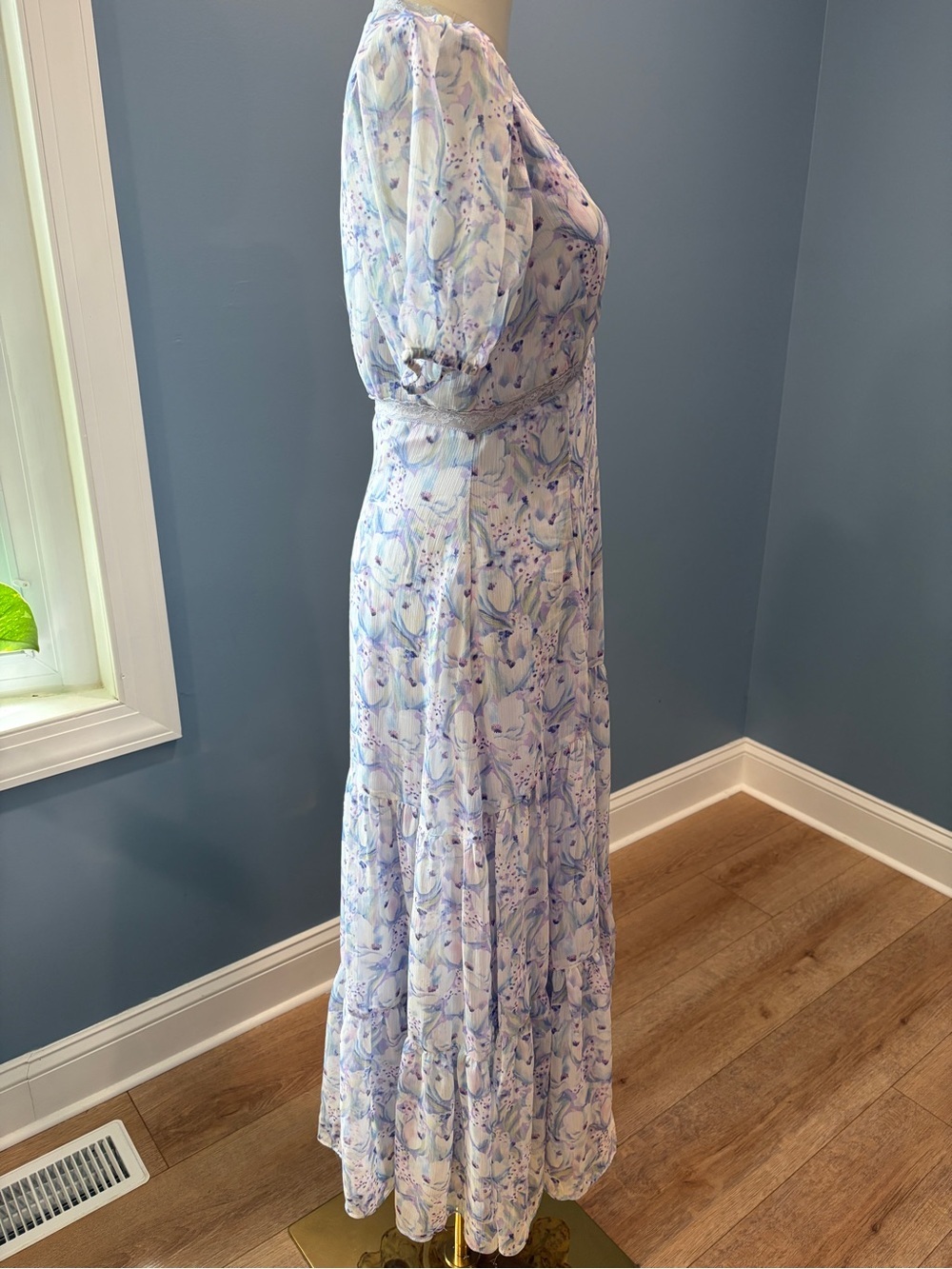 ASTR The Label Lavender Floral Tiered Midi Dress Small - Picture 4 of 9